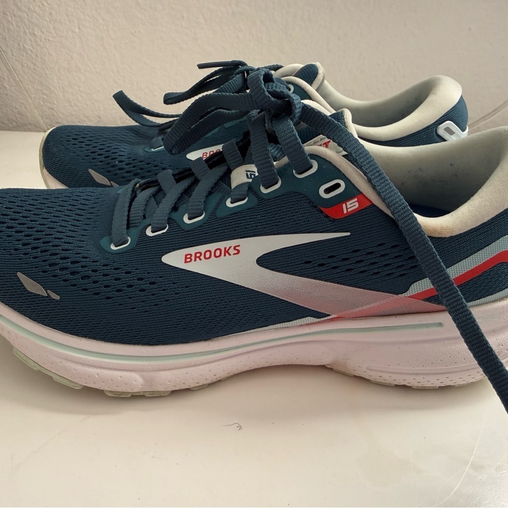 Brooks Ghost 15 Women's Blue and White Athletic Shoes - Picture 4 of 8